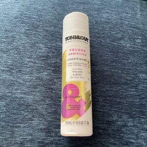 Toni&Guy Volume Addiction Conditioner for Fine Hair